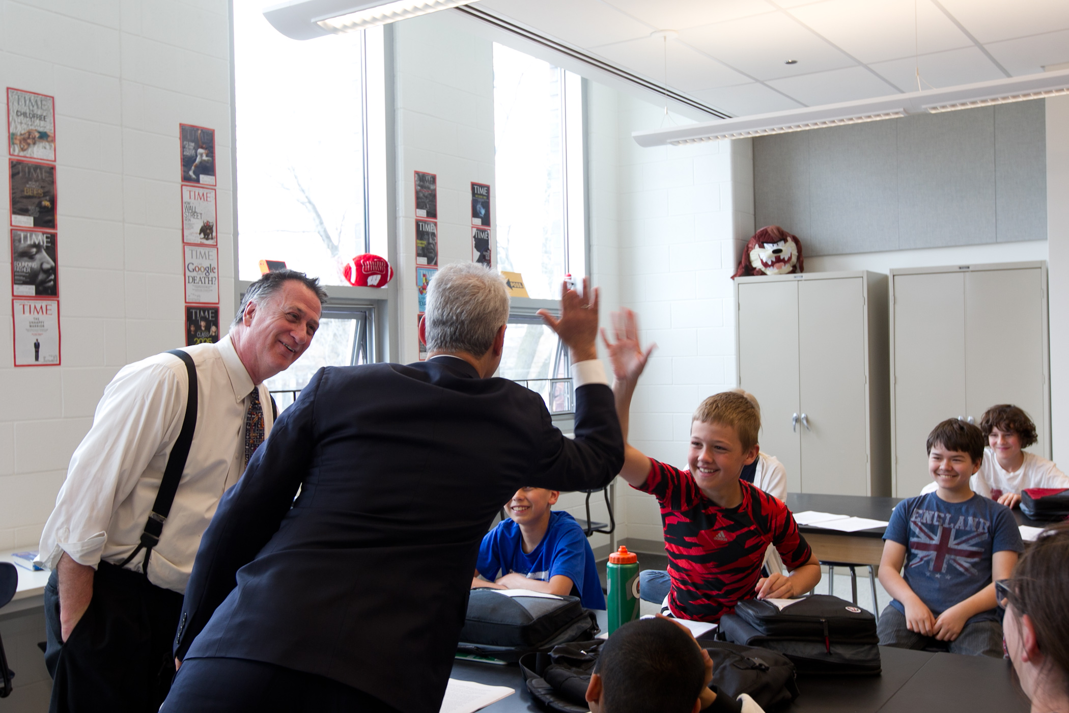 Mayor Emanuel visits with students at Bell Elementary School